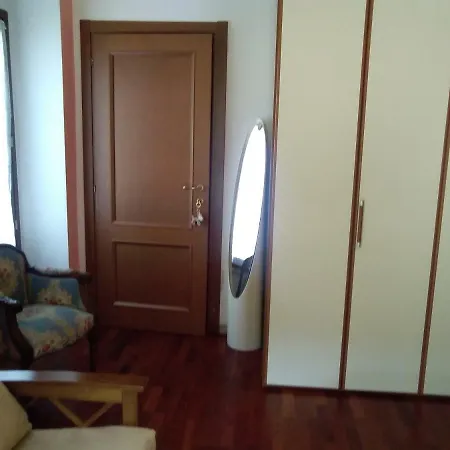 Crotto Bedroom בית הארחה